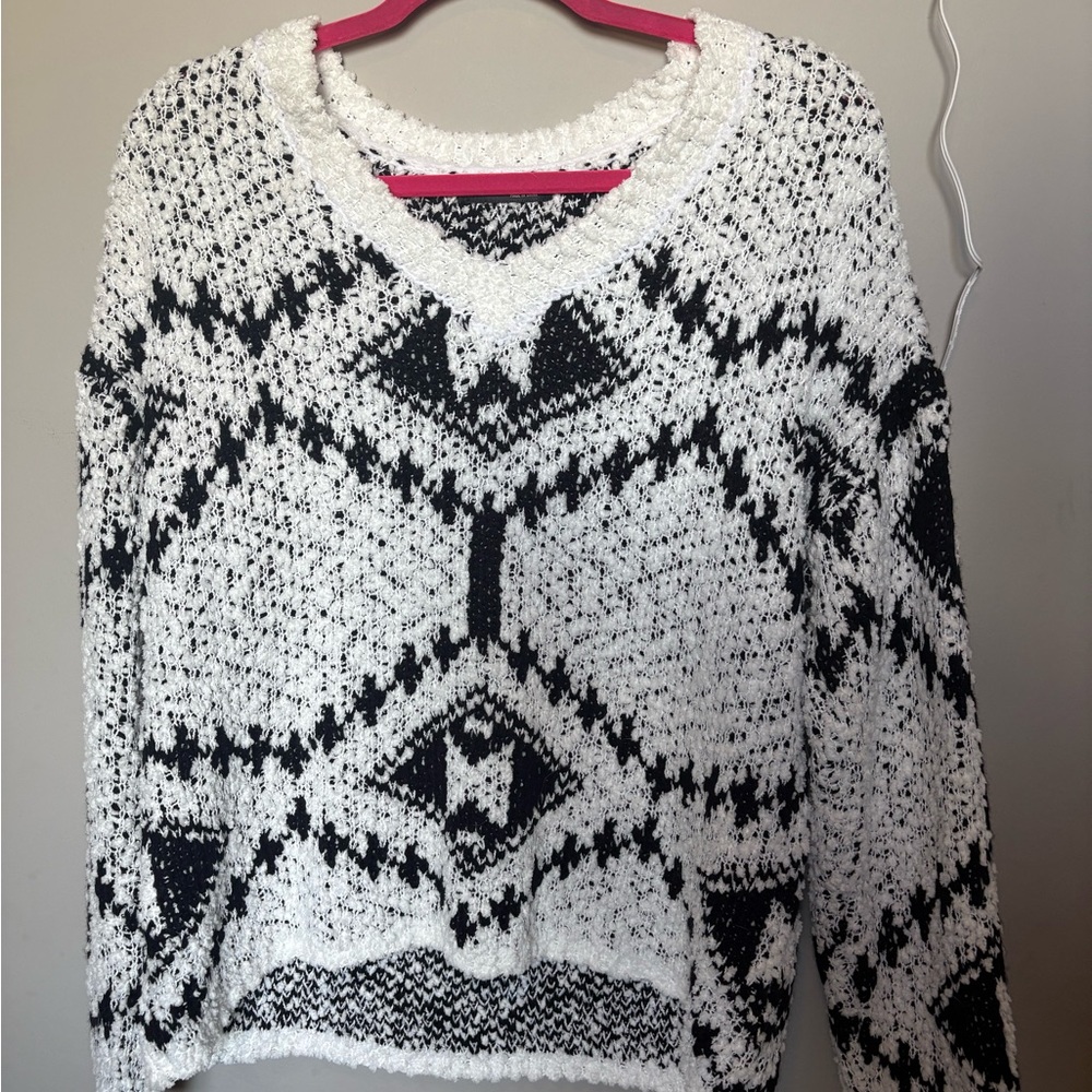 SHEIN Black and White Geometric V-Neck Sweater